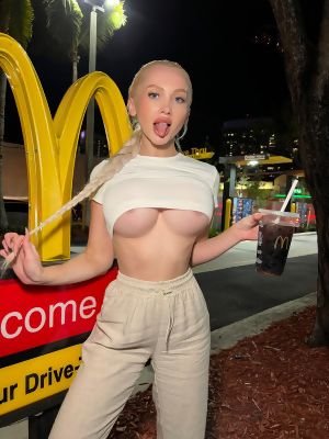 sexy model w nip slip #SSV2NvUj