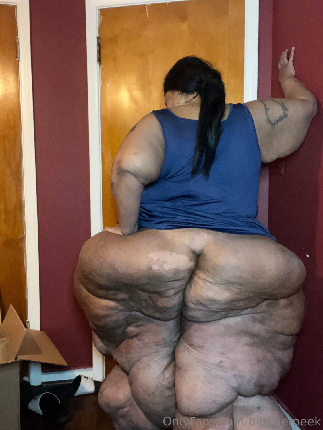 @bigfinemeek built like a walrus ssbbw hoe ass #VPopwcFU