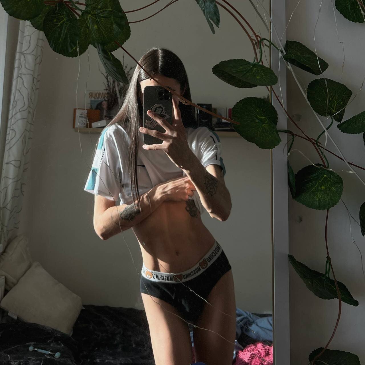 Cute shemale jerks off her trembling cock dripping with precum #DJWwqdkl